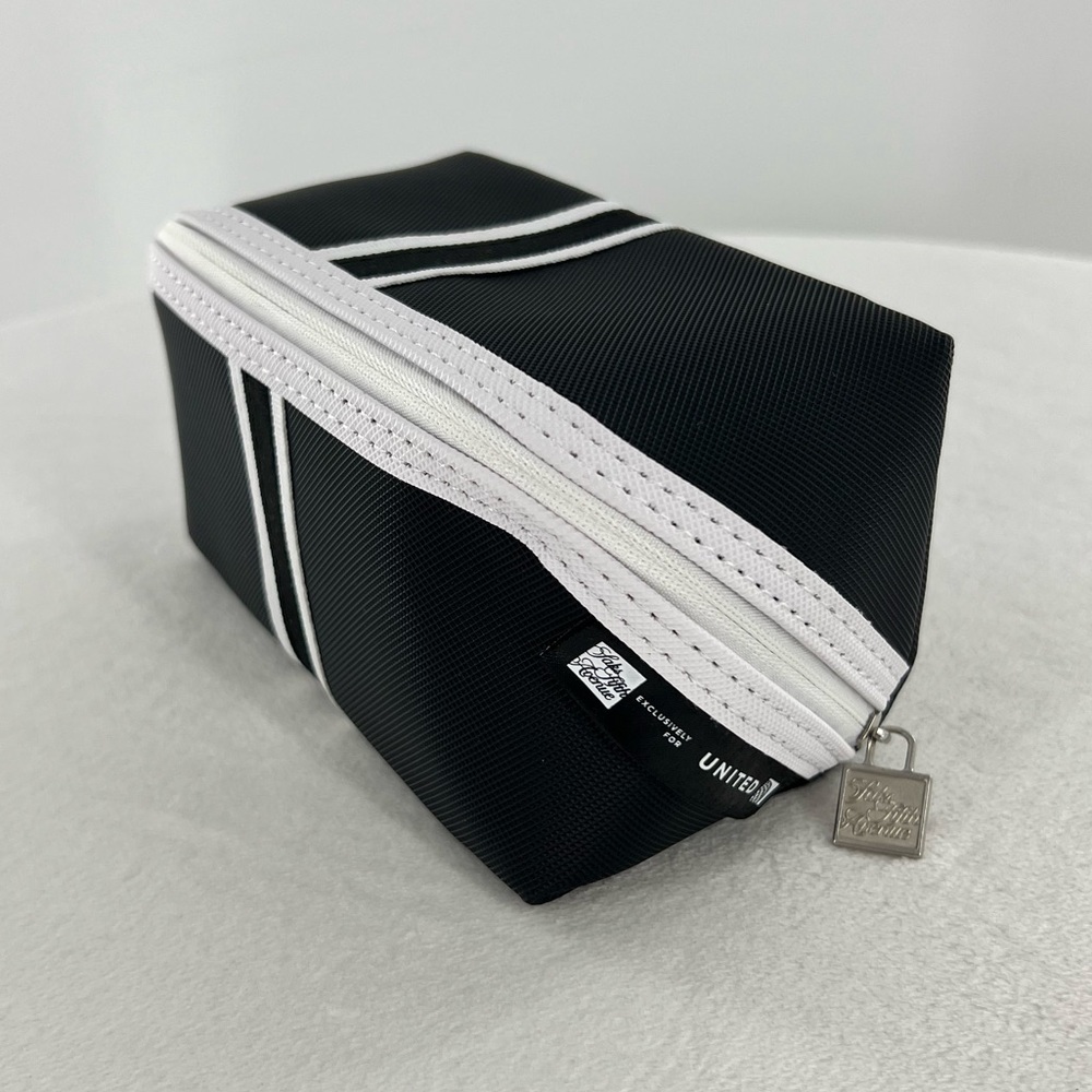 United Airlines & Saks Fifth Avenue Amenity Bag